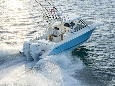 Pursuit D 286 boat running.
