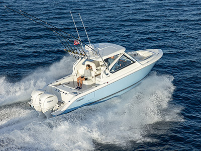 Pursuit D 286 boat running.