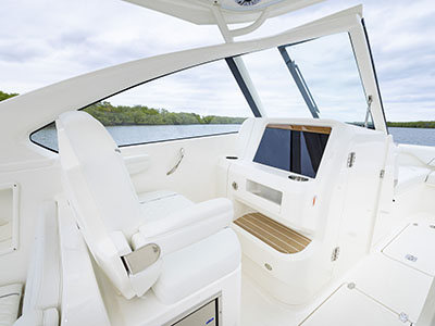 View of companion seat on the Pursuit Boats D 286 Dual Console model.