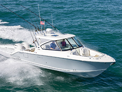 Pursuit D 306 Luxury Dual Console running shot.