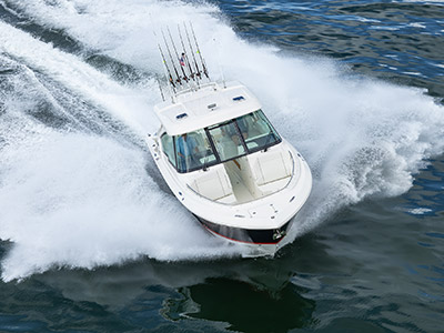 Bow rider with windshield closed on Pursuit D 326