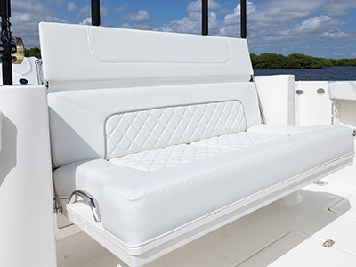 Transom seat open on Pursuit D 326
