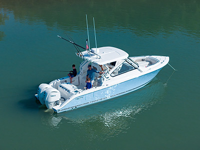 People fish from the versatile 28’ Purusit Dual Console.