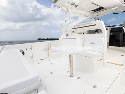 Pursuit OS 405 Offshore fishing boat with cabin.