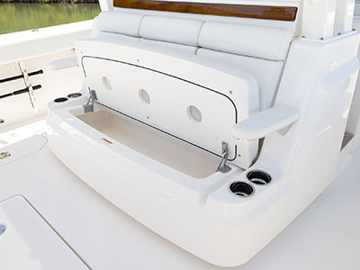 Aft facing seat on the Pursuit Boats S 388.