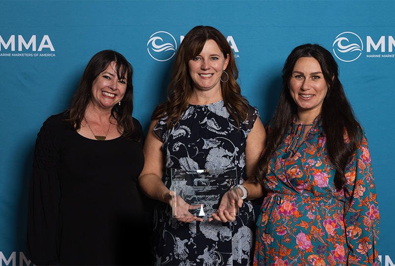 Pursuit Marketing Team receiving CSI Award.