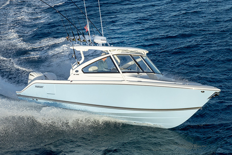 Pursuit DC 286 boat running.