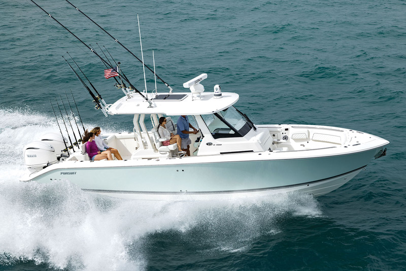 Profile shot of Pursuit S 328 Center Console running.