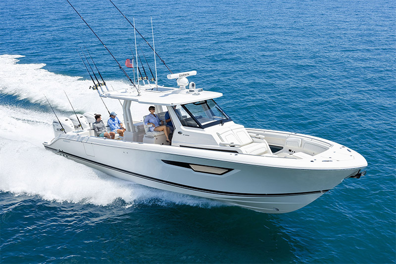 Pursuit Boats S 388 Sport boat running.