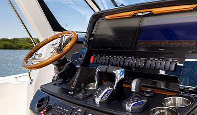 Pursuit S 388 Helm Photo