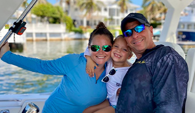 Photo of family on Pursuit S 378.